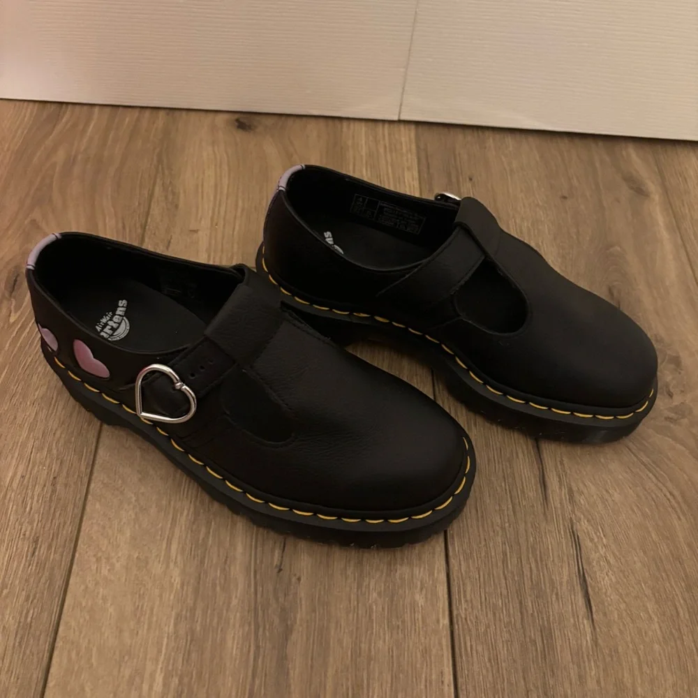 NWOT Dr Marten’s Polley Heart T-Bar Shoe - Picture 2 of 5
